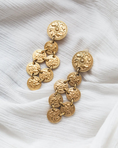 Salvatore ferragamo vintage pump motif clip ons