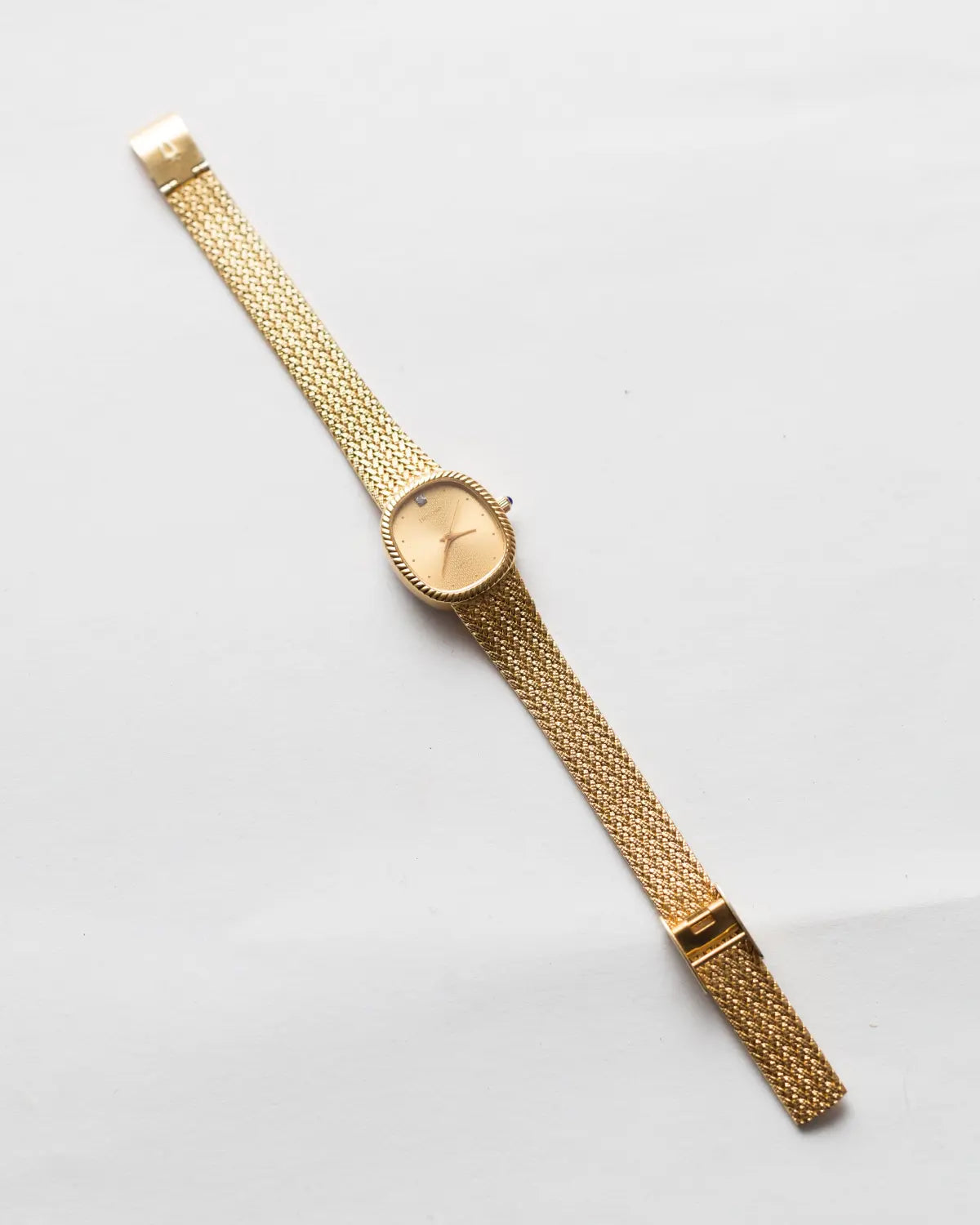 Quartz vintage gold bulova with wheat chain bracelet watch