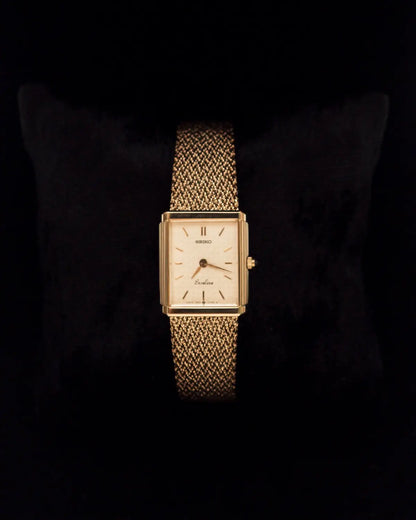 Quartz vintage seiko with mesh strap watch