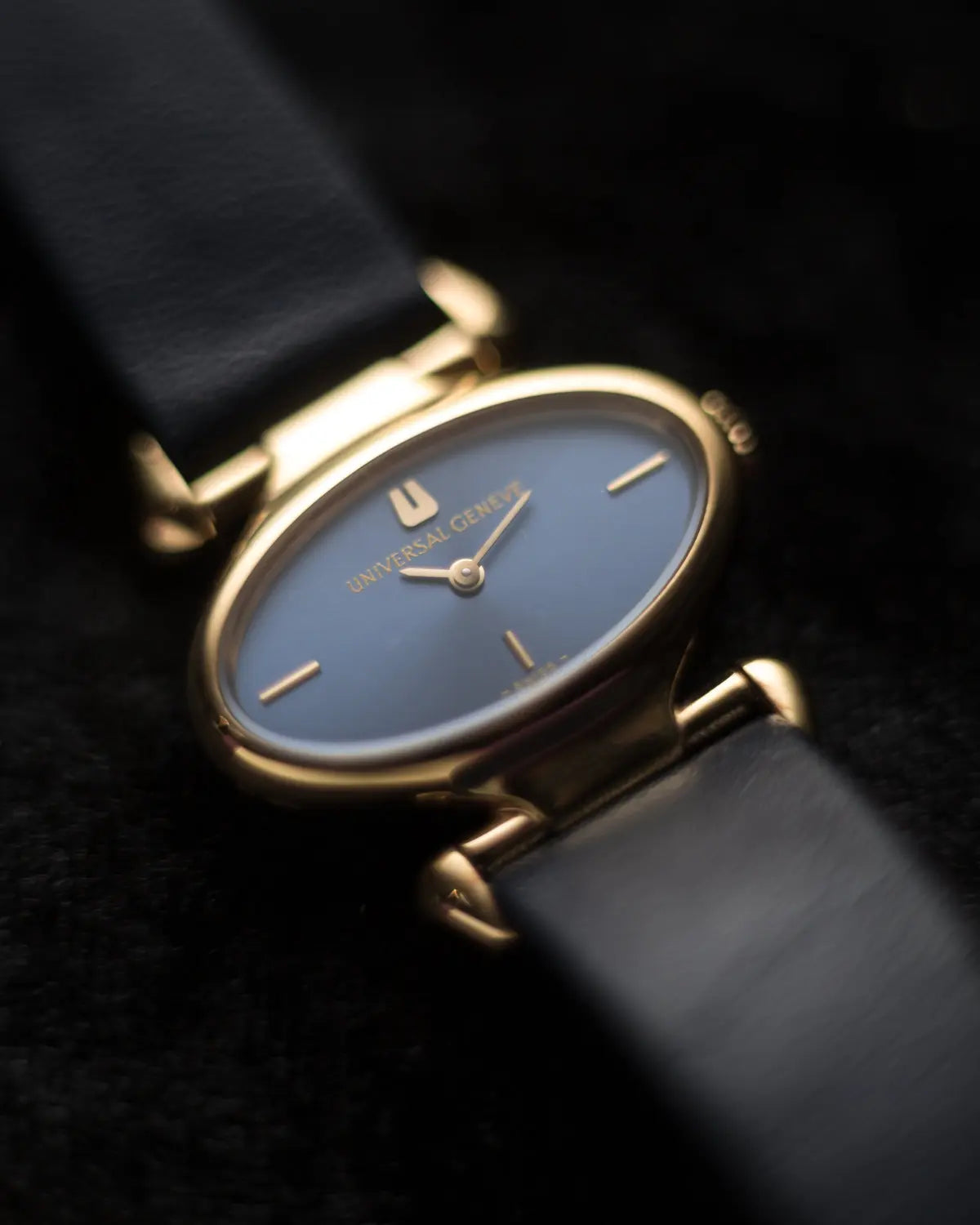 Universal geneve vintage oval watch